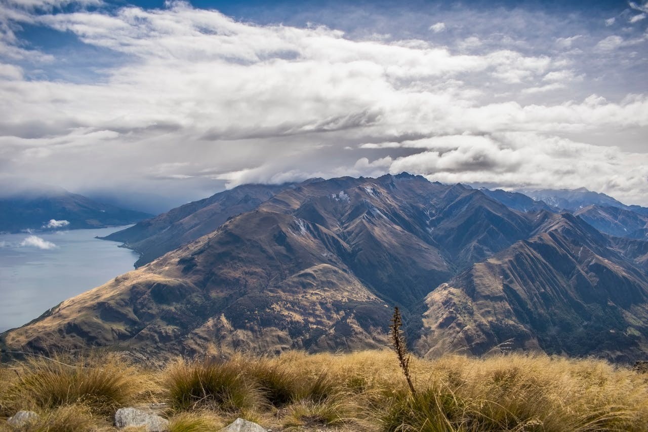 New Zealand: Culture, Community, and Natural Wonder